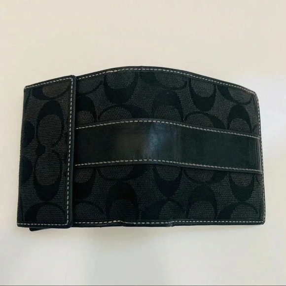 Coach Signature Wallet - Picture 6 of 6